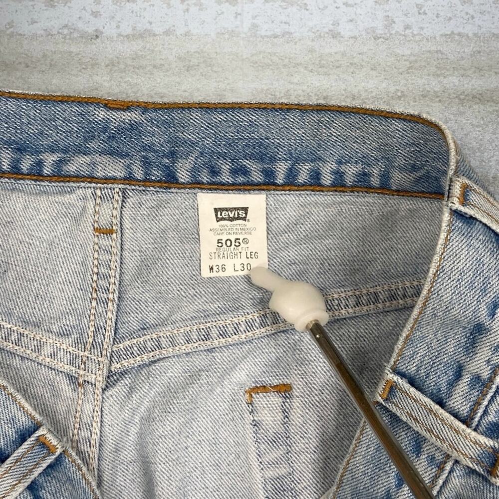 Vintage 90s Levis Jeans 505 36x30 Regular Straight Leg Fit Light Wash Cotton - Picture 4 of 7
